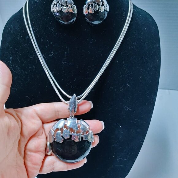 5/$100 Silver Tone Necklace 18” Pendant Black Ball Chain and Earrings - Picture 7 of 8